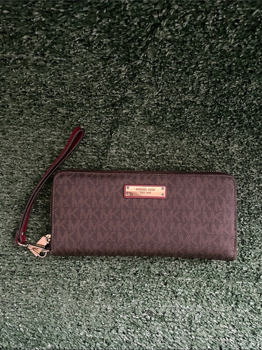 Michael Kors Jet Set Travel Logo Continental Wallet Wristlet